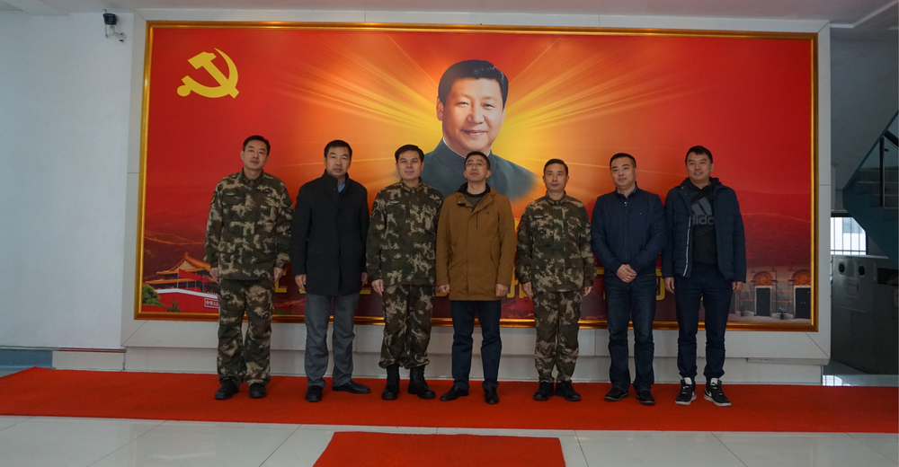 施欣副校长一行慰问共建部队官兵